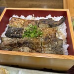 味亭花の家 - 鰻アップ