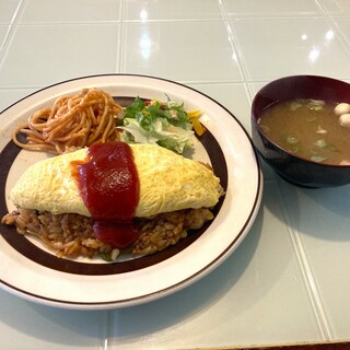 ダイニングカフェ 小伊万里_1