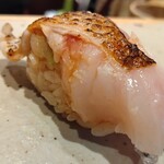 すしやのたい悟 - のどぐろ炙りの握り