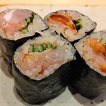 すしやのたい悟 - 赤貝紐きゅうり巻きは、巻物メニューに載っていて赤貝の紐は旨いのに今迄、気が付かずに後悔してます。