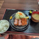 ロマンシング とんかつキッチン たぐ - 