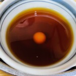 ふぅふー亭 - つゆ（うずら卵あり）