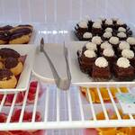 ベイクオーレ - エクレア、ザッハトルテ