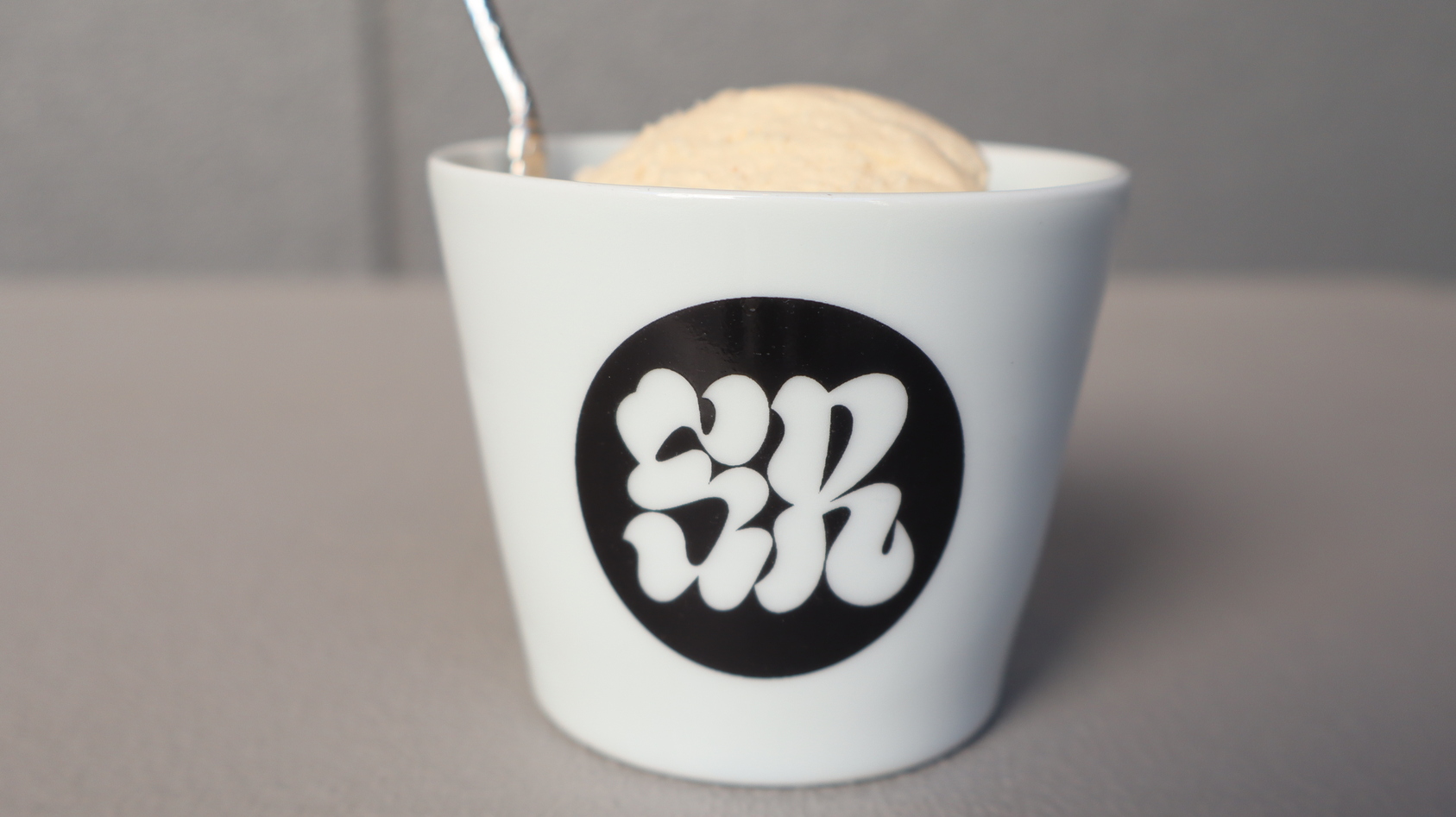 写真 : エスアール コーヒー&アイスクリーム 神保町 （SR