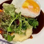 レストラン・サカキ - 連れのハンバーグは肉肉しい食感。デミグラスソースが美味しいです。