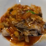 キッチン ブルー グローブ - 鶏もも肉とカチャトーラ