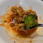 キッチン ブルー グローブ - ブロッコリーを添えて