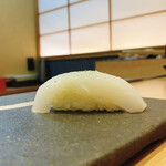 浅草寿司場 ひなと丸  - アオリイカ/塩、カボス