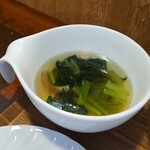 キッチン ブルー グローブ - 最後のほうれん草スープ