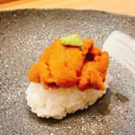 浅草寿司場 ひなと丸  東京駅中央店 - 雲丹の握り