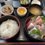 まぐろ食堂 七兵衛丸 - 