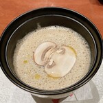 Libertemps - ○お椀
      ・マッシュルームのポタージュ マデラ酒の香り