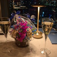 フレンチ ベイ・ビュー - 卓上のお花（貰えます）とシャンパン