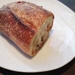 TOKi - 硬めのバゲットはとても好み。温かいのも嬉しい。