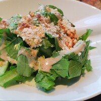 TOKi - 小さいながらも食べ応えのあるサラダ。