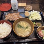炭火焼和めし処 しんぱち食堂 - 豚バラ黒胡椒焼き定食、ご飯大
      単品、ねぎとろ