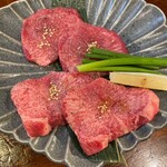 炭火焼肉 ホルモン にく式 - 