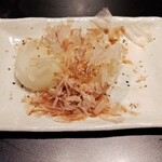 ワタリガラス - 温かい小さい玉ねぎ。白だしと鰹節で優しい。