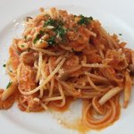 フィノッキオ - トリッパとキノコの辛いトマトソース