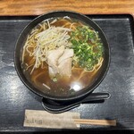 旬炉 山岡 - 料理写真:山岡特製 牛骨中華そば(単品) 880円