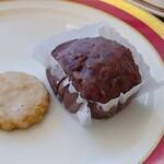 ベイクオーレ - ジンジャークッキーとおはぎ