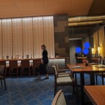 271806164 - 店内の様子。