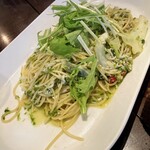 カネ保水産 - シラスのペペロンチーノ