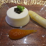 ベル･エポック - ホワイトアスパラとホワイトアスパラムース　キャビア添え