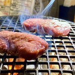 焼肉ホルモン 風土. - 牛タン、綺麗な断面