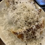 ウレシイ餃子バル リバール - パルメザンペッパー餃子