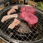 博多焼肉 結 - 厚切り牛タンとミノ