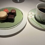 銀座 レカン - デザート２　マカロン、チョコ