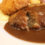 キッチン ノム - 肉汁たっぷりのパンバーグ