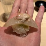 すし岩瀬 - カワハギ(肝乗せ)