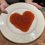 初音鮨 - イクラのプレゼンテーション