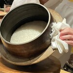 初音鮨 - 羽釜の炊き立て