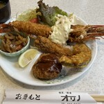 喫茶オリノ - 特特大エビフライランチ