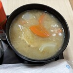 おにぎりのありんこ - 「とん汁（レギュラー）」410円