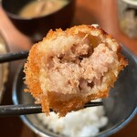 酒肴 新屋敷 - メンチカツ2個使ってハンバーガーにしても美味しそう。