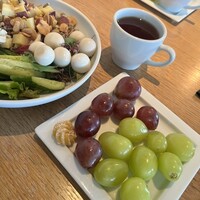 AWkitchen TOKYO 新丸ビル店 - シャインマスカットも美味しくいただきました。