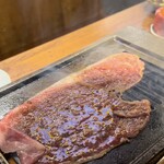 キンキン麦酒とプリっと小腸 近江牛畜産あさひ 山科駅前店 - 