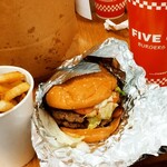 Five Guys - ボリューム満点のバーガーでした