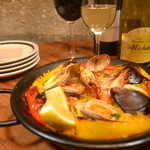 バル オルガン - 魚介のパエリア