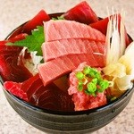 Sousaku Washoku Gantetsu - 天然マグロの３種盛り！鉄火丼