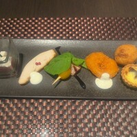 The Living Room with SKY BAR - 