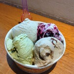 KURUMEジェラート - 手前右　カプチーノナッツ