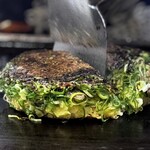 たぴおか食堂 - 「すじねぎ」をハーフに切り分け ٩( °ꇴ °)۶━╹̻╹̻｡