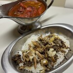 かれーの店 うどん  - きのこの叫びチーズ入りトマトトッピング