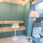 紅茶専門店THESIER - 水色の内装が可愛いらしく、写真映えも◎