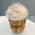 紅茶専門店THESIER - クリームは重たくなくバターのような滑らかさ。想像ほどに重たくない。上品な仕上がり。